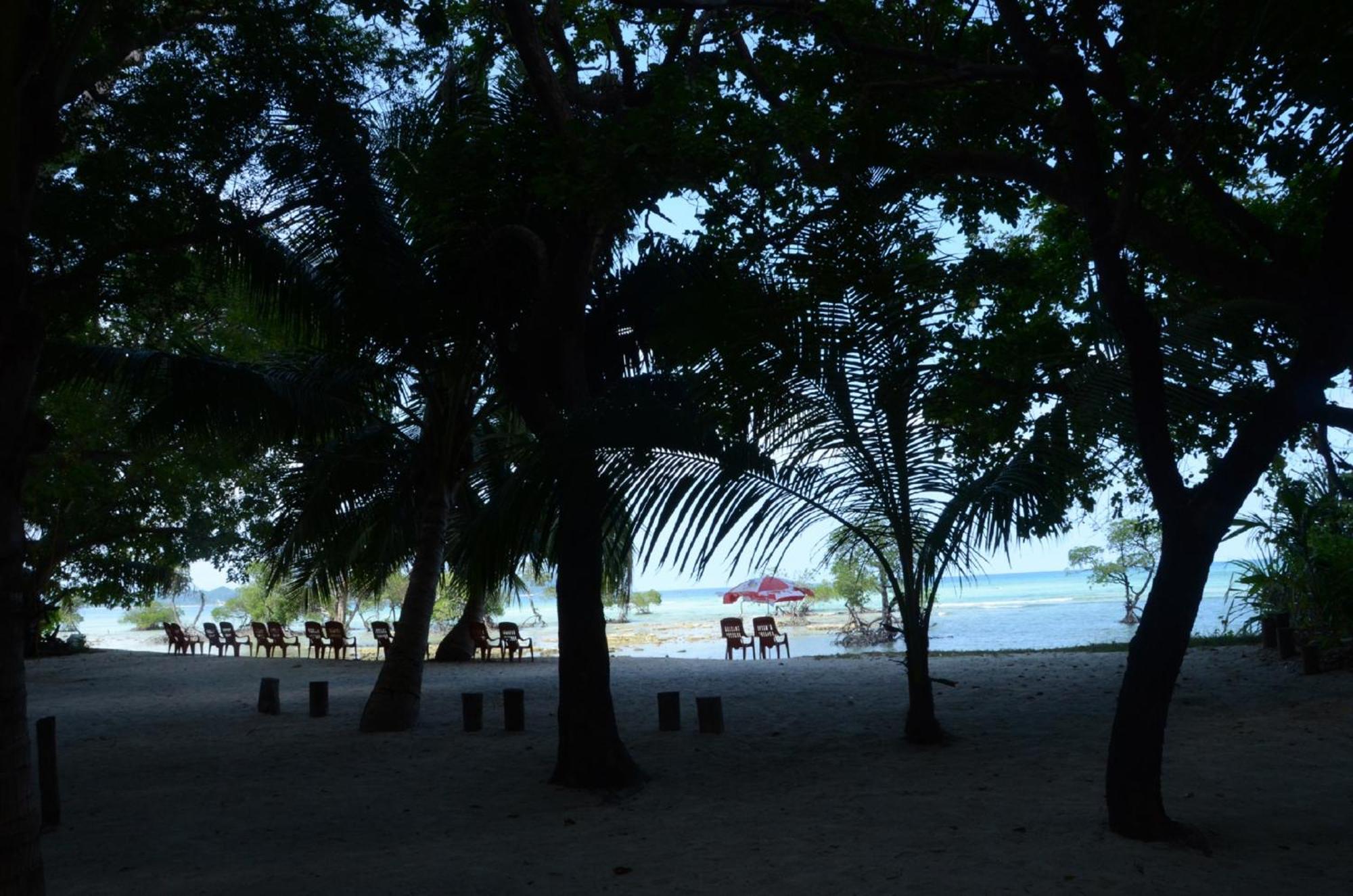 Coconhuts Beach Resort Lakshmanpur Luaran gambar